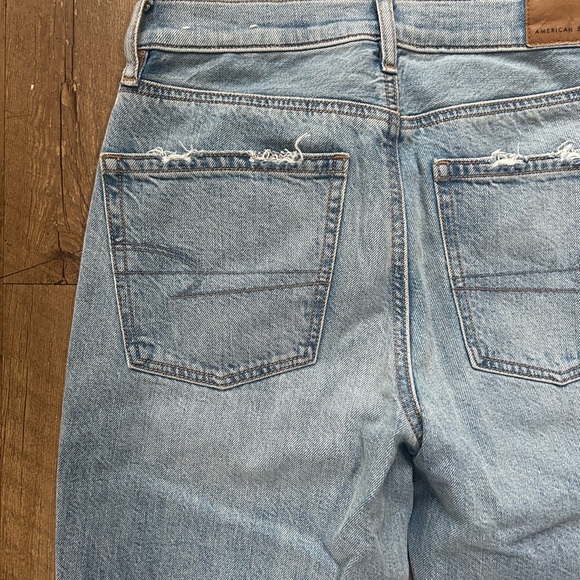 American Eagle 90s Bootcut Jeans Distressed Light Wash High Rise Long Size 2 - Picture 13 of 13